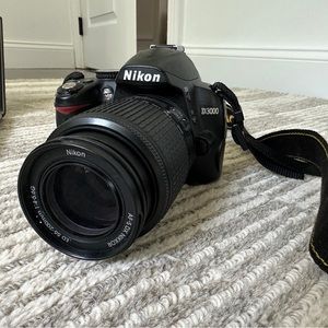 Nikon d3000 / 1 body - 2 lenses